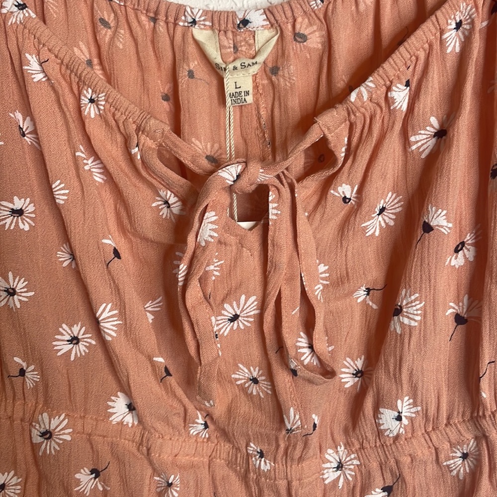 Top - Picture 2 of 3